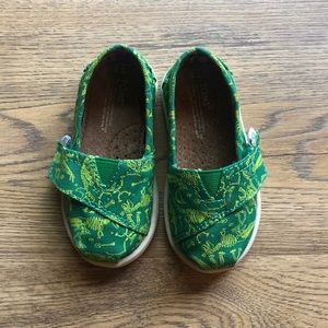 Toms with Velcro closure